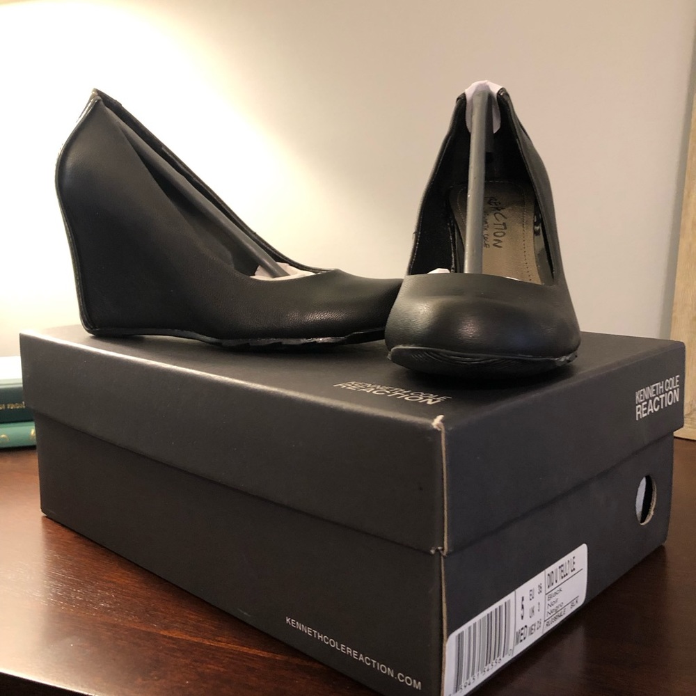 New Kenneth Cole Reaction Wedges